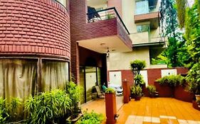 Red Brick Home By Earthaa Escapes